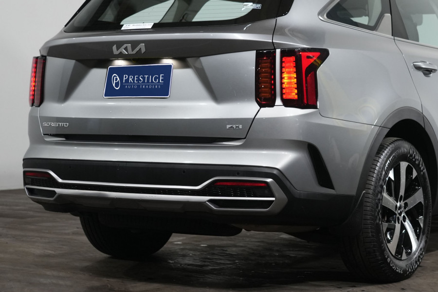 2022 Kia Sorento Sport SUV Image 8