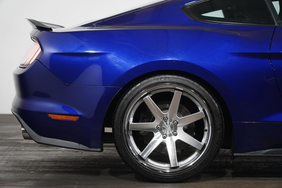 2016 Ford Mustang Fastback Gt 5.0 V8 Coupe Image 6