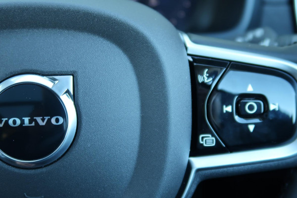 2025 MY26 Volvo XC90 L Series Plus T8 Plug-in Hybrid Dark SUV Image 24