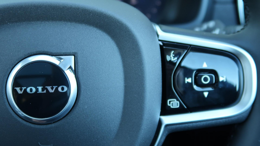 2025 MY26 Volvo XC90 L Series Plus T8 Plug-in Hybrid Dark SUV Image 24