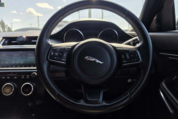 2019 Jaguar E-PACE X540 P200 SE SUV Image 18