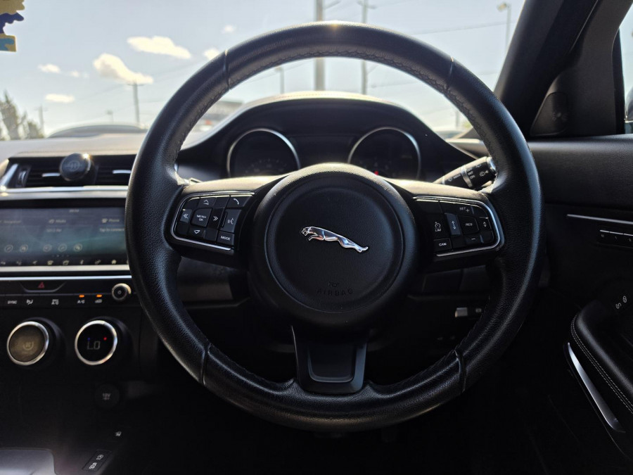 2019 Jaguar E-PACE X540 P200 SE SUV Image 18