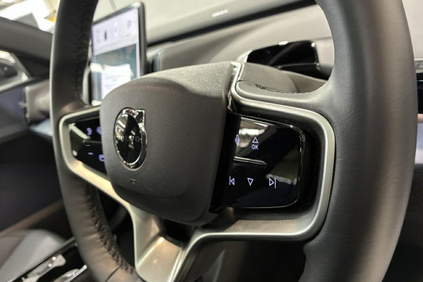 2024 Volvo EX30  Twin Motor Performance Ultra SUV Image 12