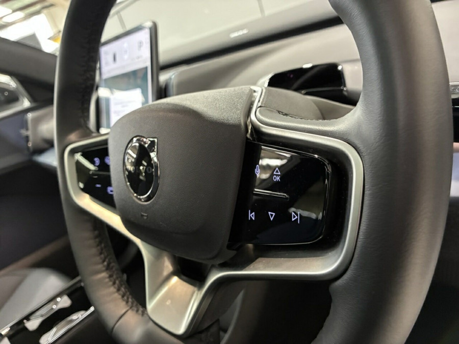 2024 Volvo EX30  Twin Motor Performance Ultra SUV Image 12