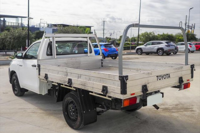 2017 Toyota Hilux GUN122R Workmate Cab chassis Image 3