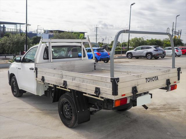 2017 Toyota Hilux GUN122R Workmate Cab chassis image 3