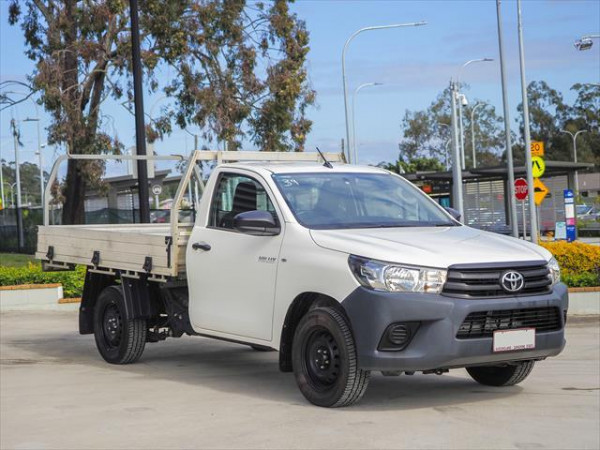 2017 Toyota Hilux GUN122R Workmate Cab chassis image 6