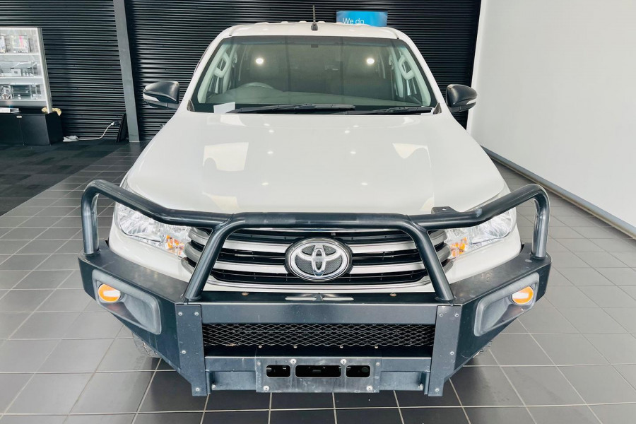 2017 Toyota HiLux Cab chassis
