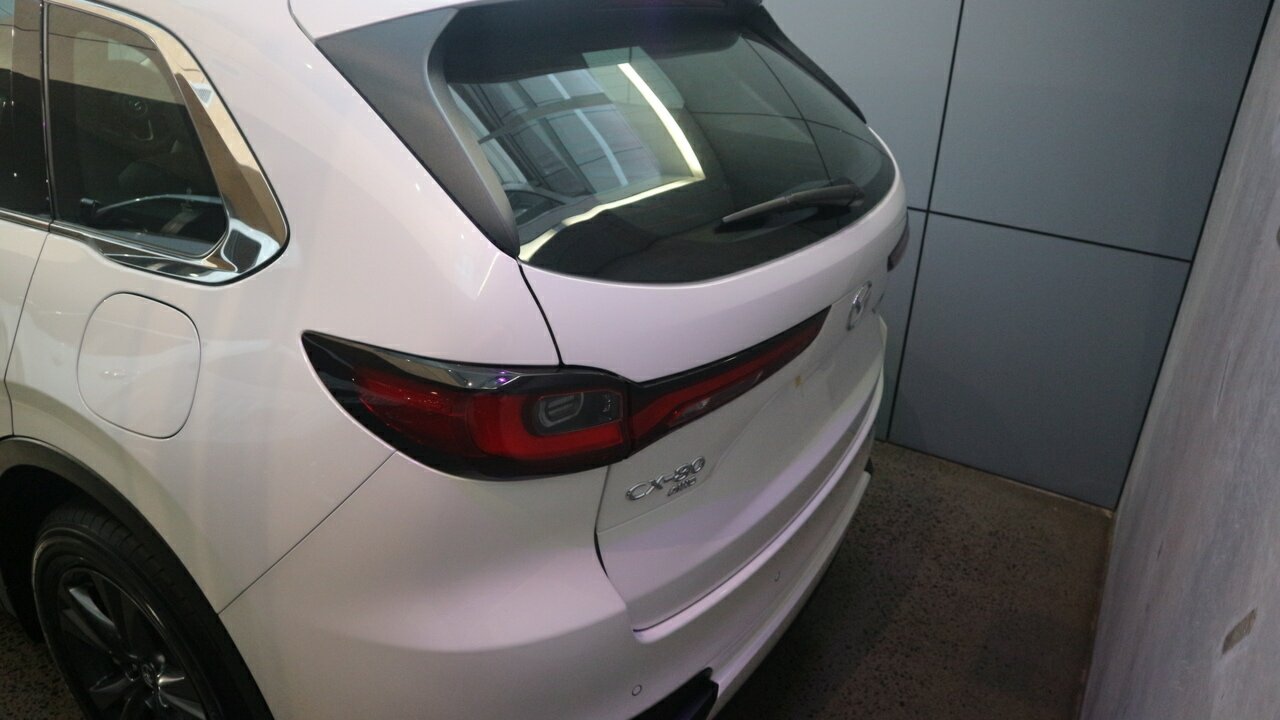 2024 Mazda CX-80 KL G40e Touring SUV Image 3