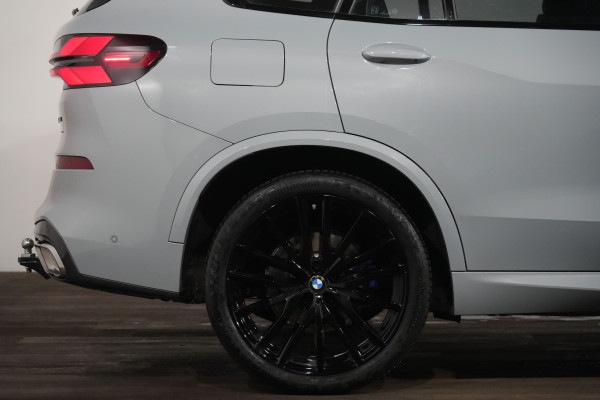 2023 BMW X5 xDrive30d M Sport SUV Image 6