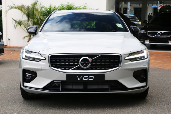 2019 MY20 Volvo V60 F-Series T5 R-Design Wagon Image 2