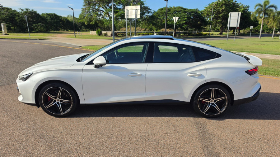2025 MG MG7  Essence Sedan Image 9