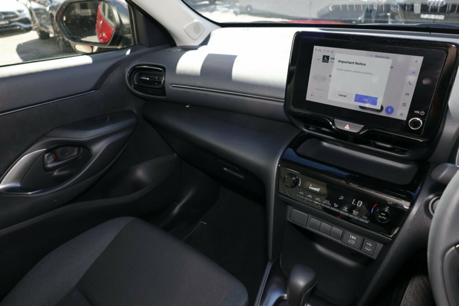 2025 Toyota Yaris Cross MXPJ10R GX SUV Image 10