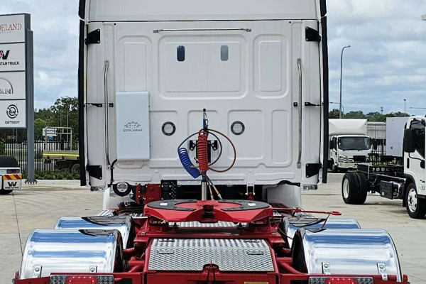 2024 Western Star 48x Cab Chassis Image 7