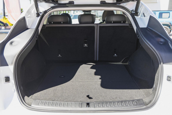 2025 MG IM6 S12L Platinum SUV Image 9
