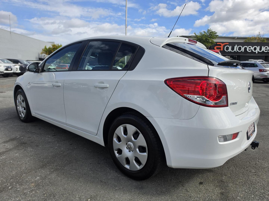 2012 MY13 Holden Cruze JH Series II CD Hatch Image 9