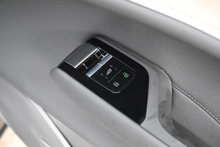2026 Volvo EX90  Ultra Twin Motor Performance SUV Image 20
