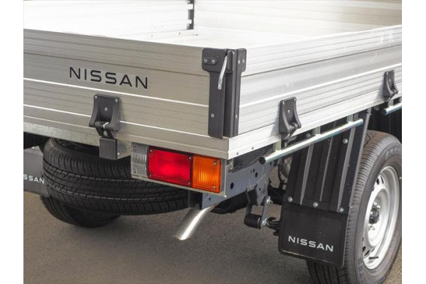 2021 Nissan Navara D23 SL Cab chassis Image 3