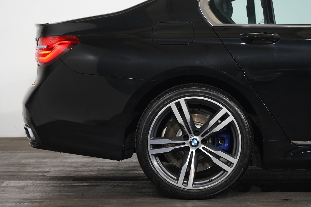 2019 BMW 7 40i M Sport Sedan Image 6