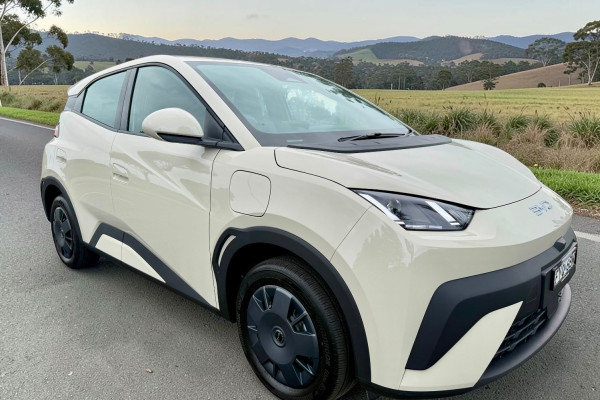2025 BYD ATTO 1  Essential Hatch Image 2