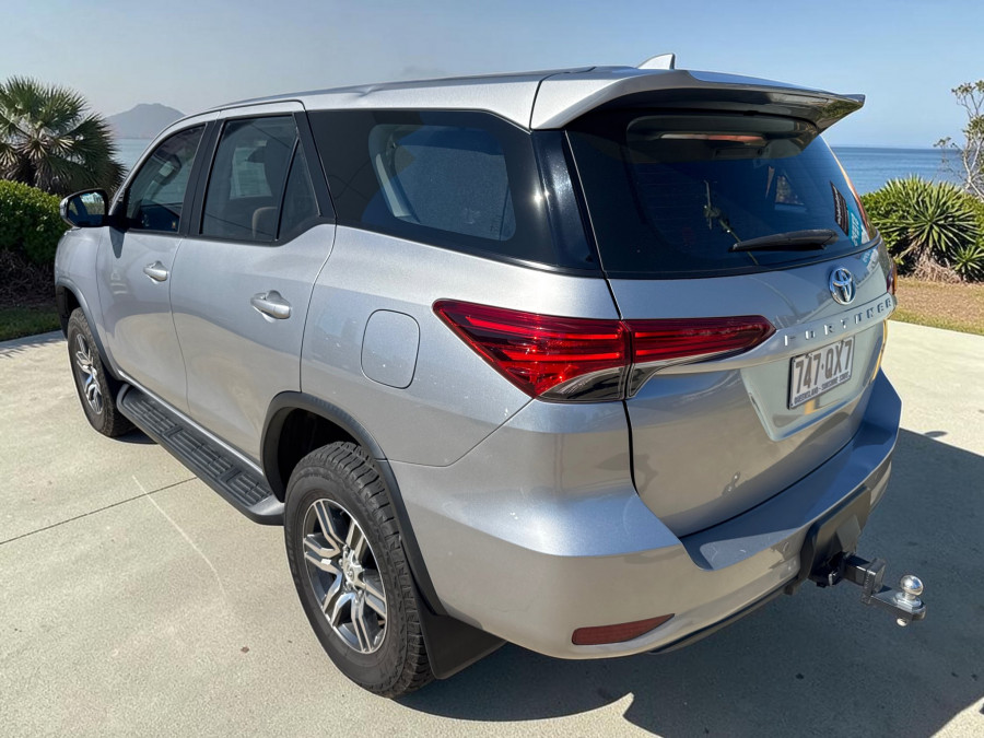 2018 Toyota Fortuner GUN156R GX SUV Image 4