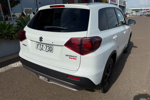 2024 Suzuki Vitara Turbo Wagon Image 3
