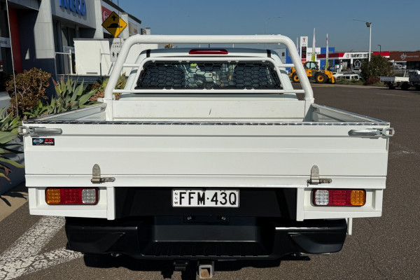 2023 Isuzu D-MAX RG LS-M Cab Chassis Image 7