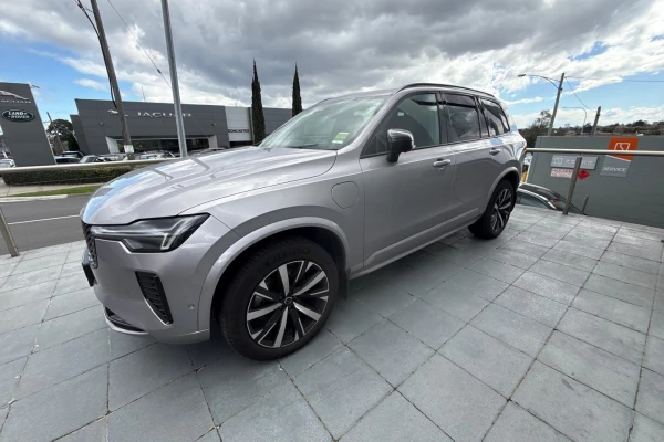 2025 Volvo XC90 L Series Ultra T8 Plug-In Hybrid SUV Image 15