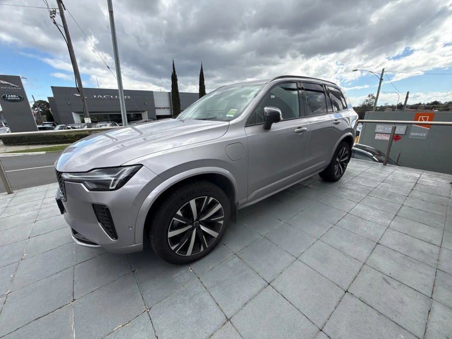 2025 Volvo XC90 L Series Ultra T8 Plug-In Hybrid SUV Image 15