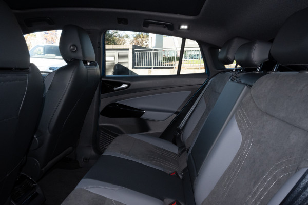 2025 Volkswagen ID. 5 E2 Pro SUV Image 8