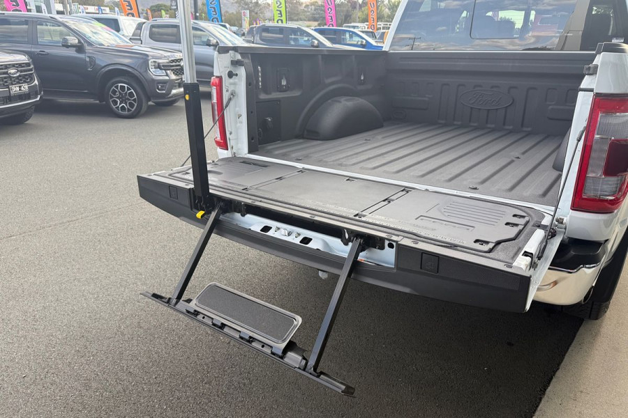 2024 MY23 Ford F-150 No Series Lariat Wagon Image 10