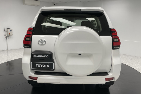 2023 Toyota LandCruiser Prado GX Wagon Image 4