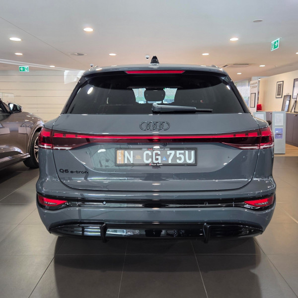 2026 Audi Q6 e-tron SUV image 5