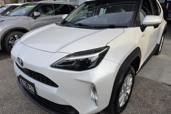 2023 Toyota Yaris Cross MXPB10R GX SUV Image 2
