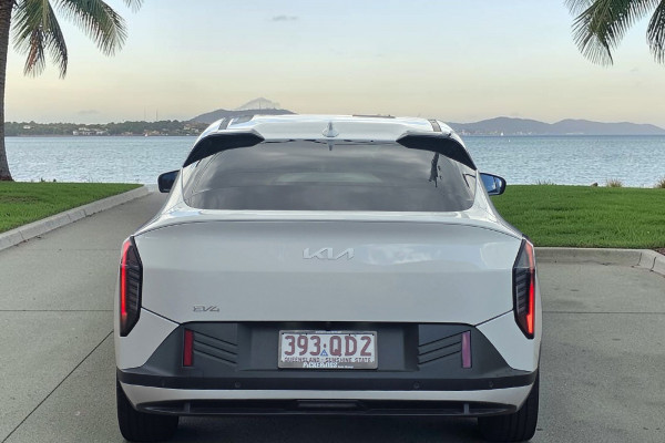 2026 Kia EV4  Air Standard Range Sedan Image 8