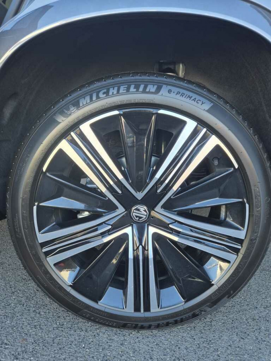 2025 MG QS IS31 Essence SUV Image 12