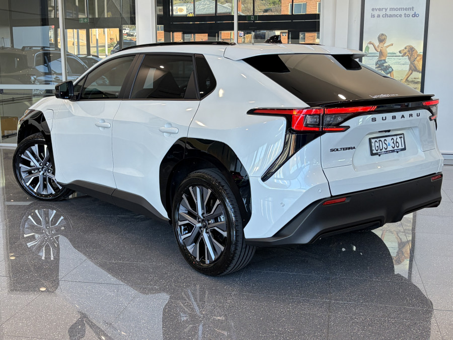 2026 Subaru Solterra E1-1 AWD Touring SUV Image 5