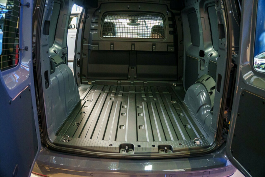 2026 Volkswagen Caddy 5 TDI320 SWB Van Image 6