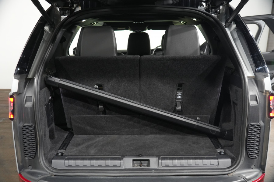 2020 Land Rover Discovery Series 5 Sd6 S SUV Image 30