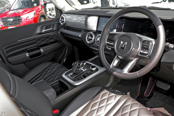 2025 GWM Tank 300 P01 Lux Hybrid SUV