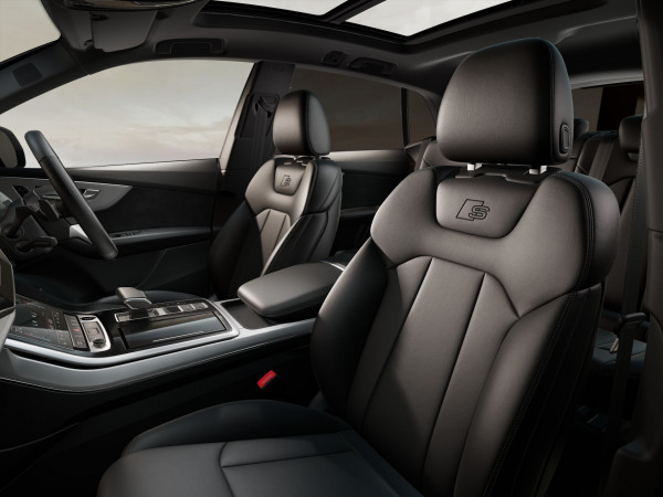 2026 Audi Q8 F1 TDI 210kW S line SUV image 9