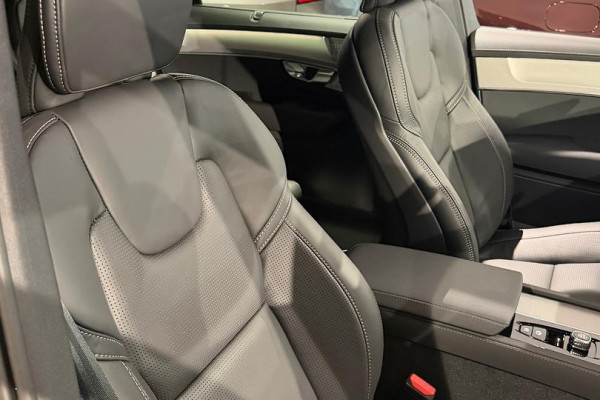 2026 Volvo XC90 L Series Black Edition SUV Image 9