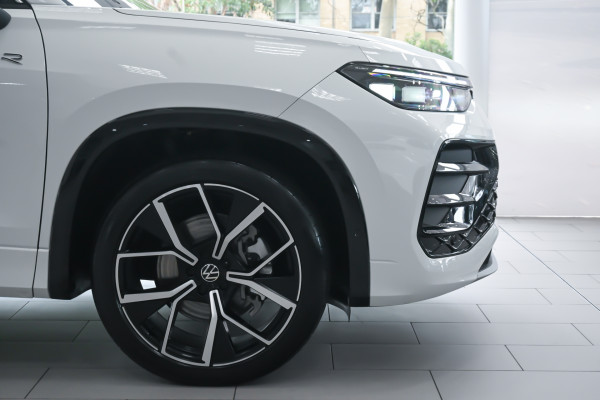 2025 Volkswagen Tayron R4 195TSI R-Line SUV image 25