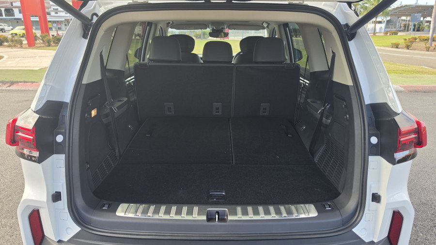 2026 MY25 LDV D90 SV9A Executive SUV Image 11