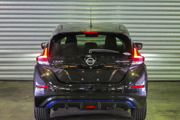 2021 Nissan LEAF ZE1  Hatch Image 5