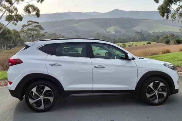2016 Hyundai Tucson TLe Highlander SUV Image 8