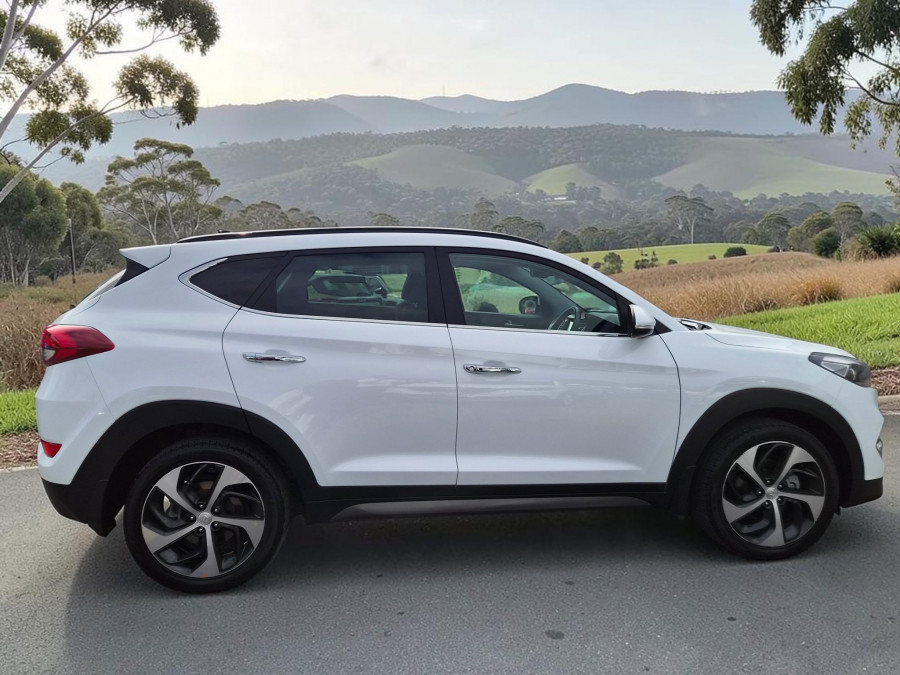 2016 Hyundai Tucson TLe Highlander SUV Image 8