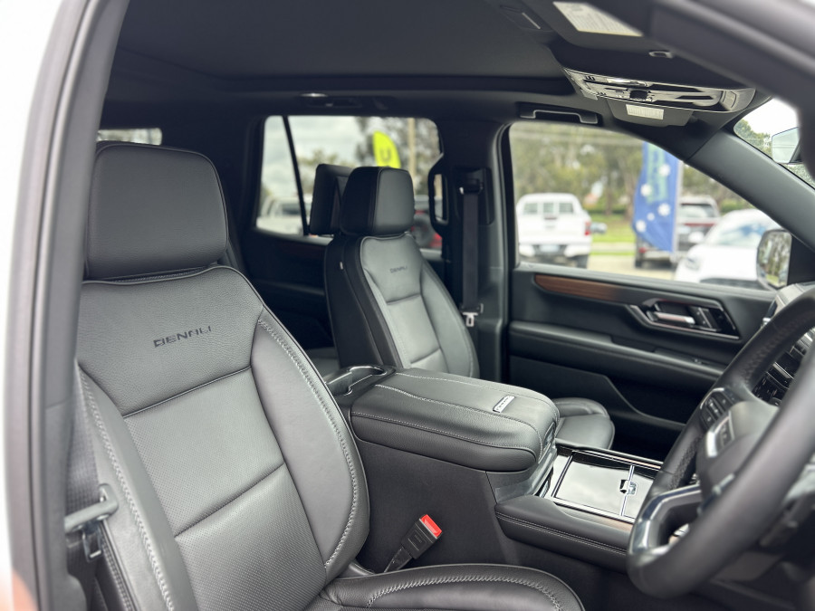 2025 Holden Yukon Denali Wagon Image 9
