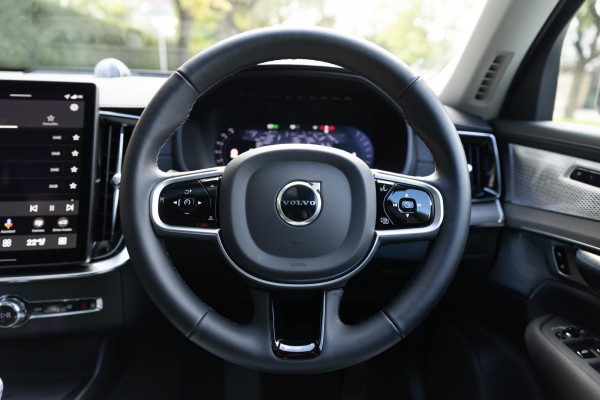 2025 MY26 Volvo XC90 L Series Ultra B5 Dark SUV Image 25