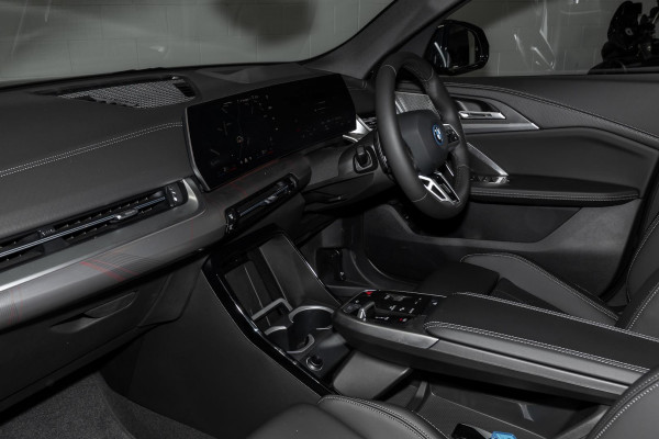 2024 BMW iX2 U10 eDrive20 M Sport SUV image 8